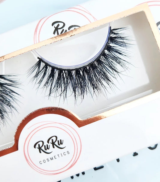 Lilly - Luxury Strip Lashes