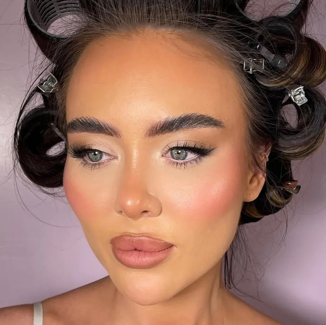 Half lashes, easy application.