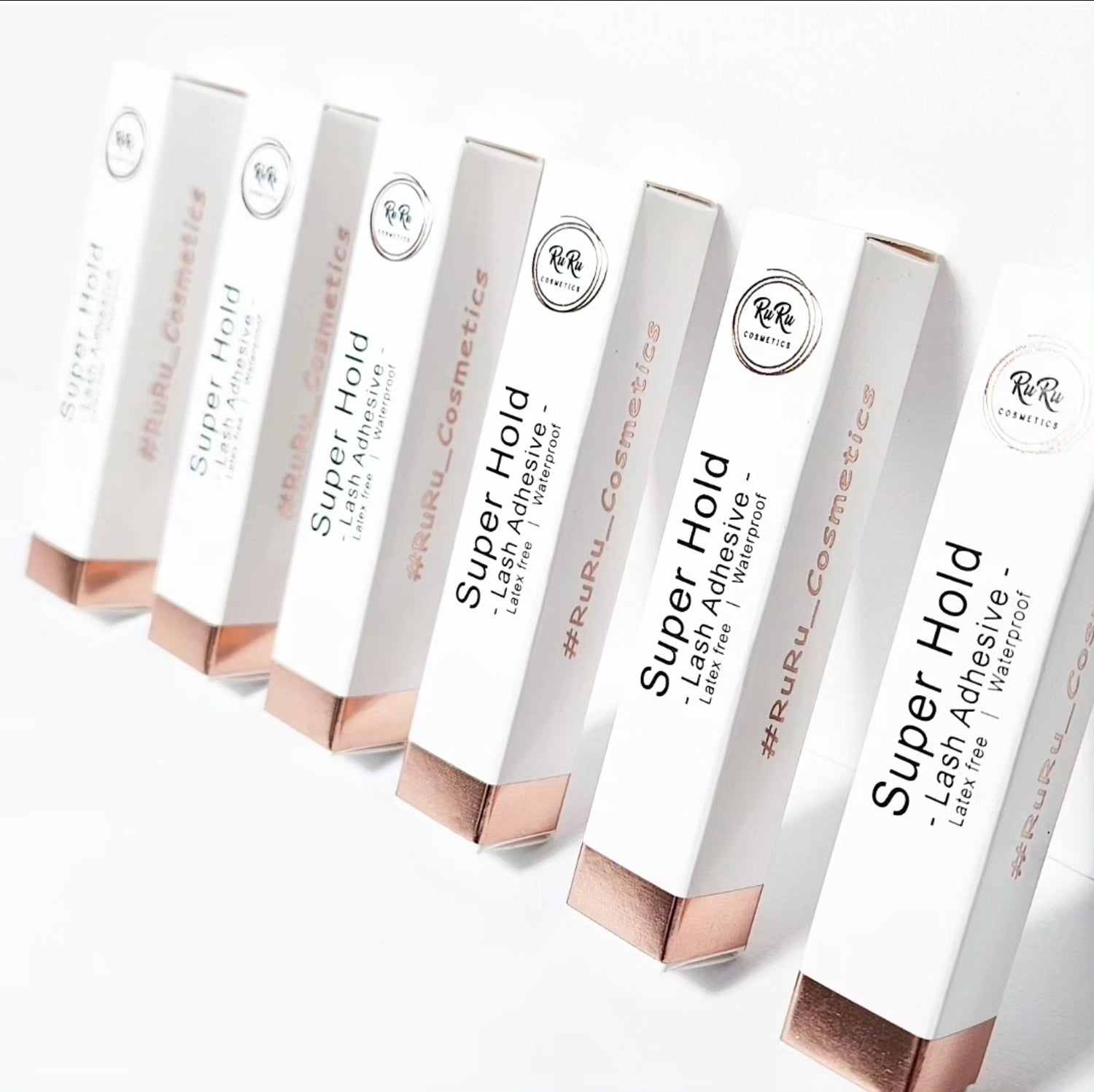 The best lash adhesive, super hold