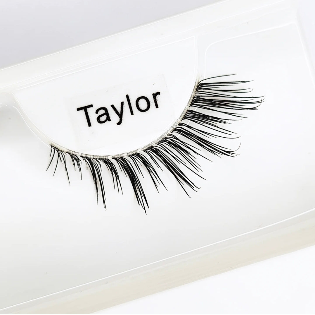Taylor - The Snatched Cat-Eye Lash