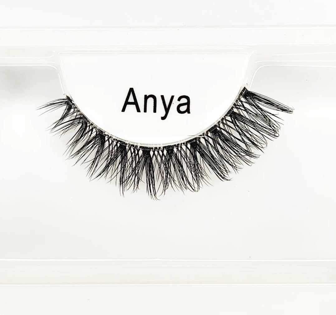 Anya - The Effortless Drama Lash