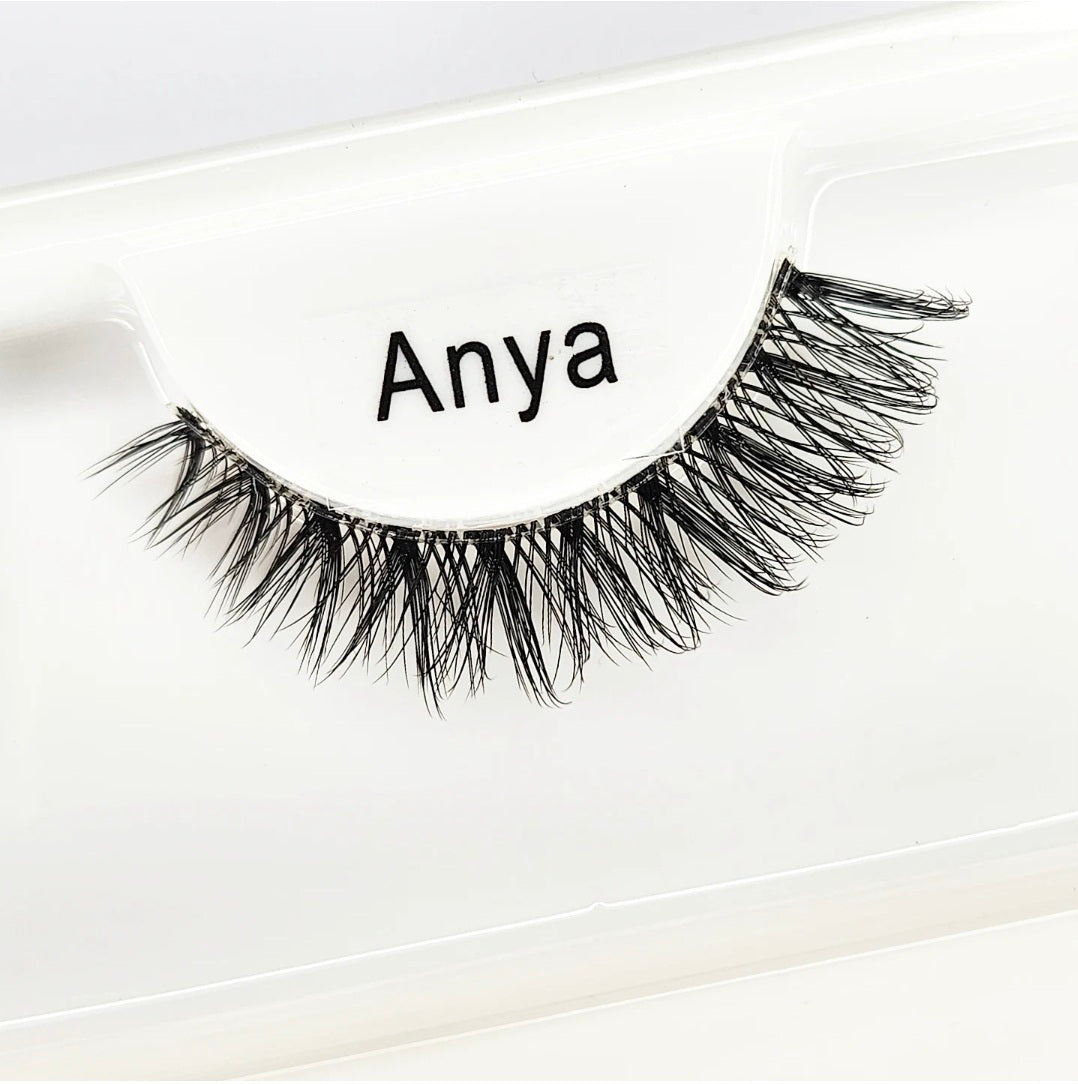 Anya - The Effortless Drama Lash