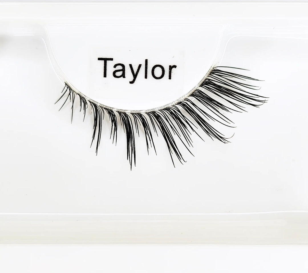 Taylor - The Snatched Cat-Eye Lash